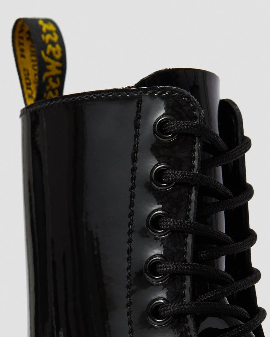 Dr. Martens 1490 Shiny Black Patent Lamper Boots Gals 6 Dr. Martens 1490 Shiny Black Patent Lamper Boots Gals