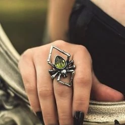 Alchemy Of England Accessories Emerald Venom Spider Ring