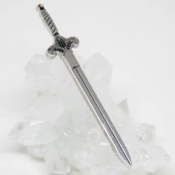Nyxturna Gothic Sword Pin