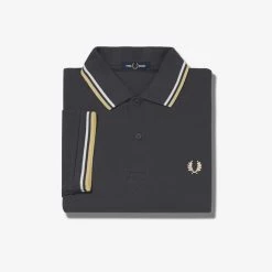 Fred Perry Polo Gunmetal / Ecru / Desert