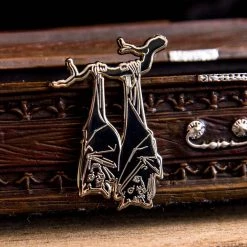L'esquelet Patches Nocturnal Lovers Bat Pin