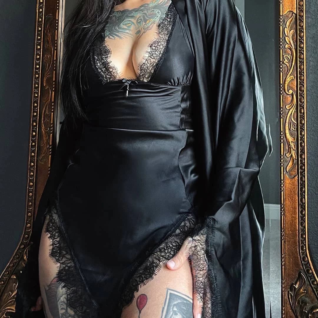 DeadRockers Gals Deadly Daze Satin Robe 6 DeadRockers Gals Deadly Daze Satin Robe