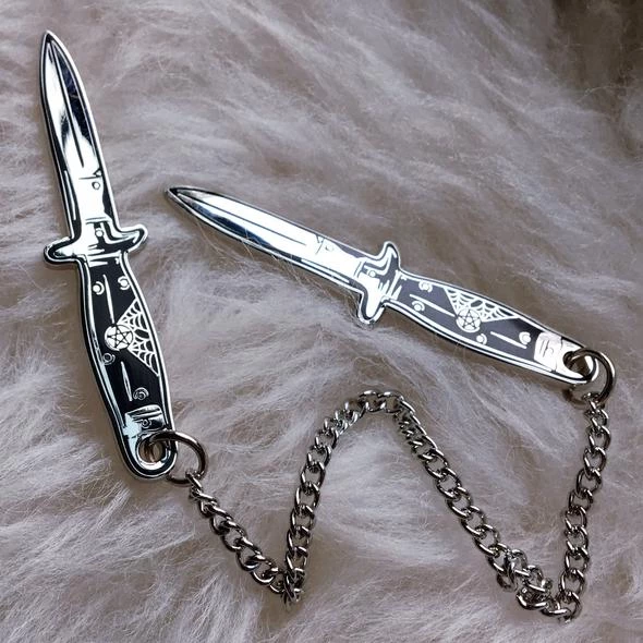 Nyxturna Double Switchblade & Chain Pin 5 Nyxturna Double Switchblade & Chain Pin